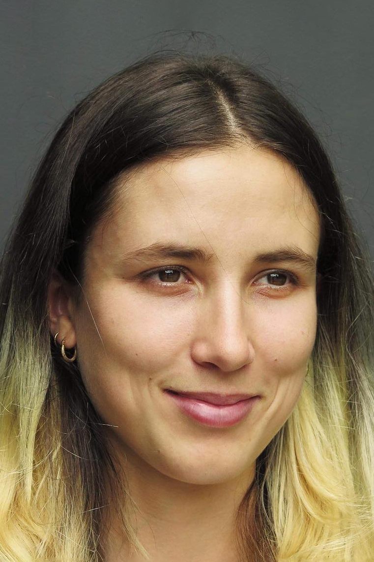 بازیگر Nikki van Dijk  