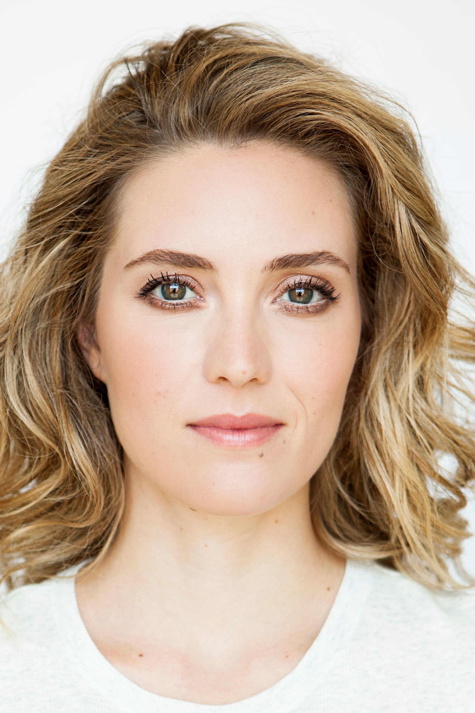 بازیگر Evelyne Brochu  