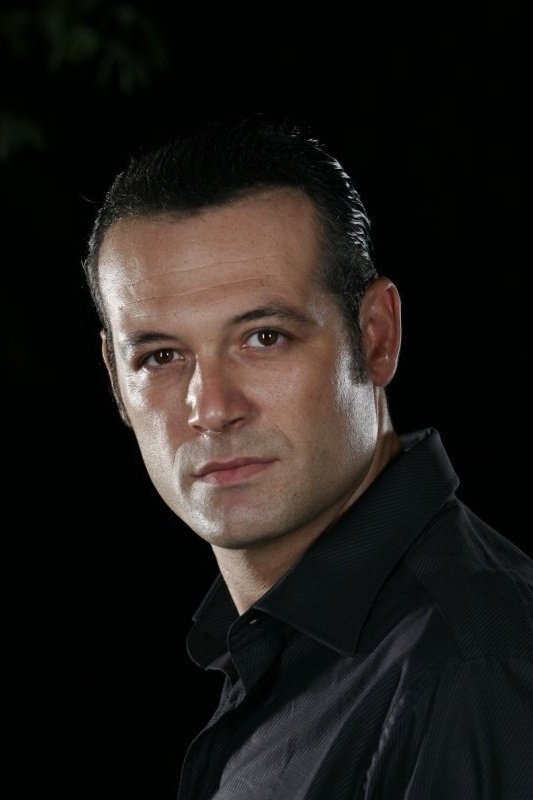 بازیگر Levent Üzümcü  