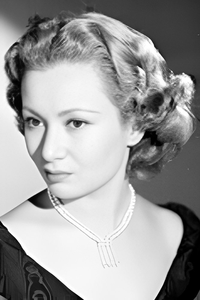 بازیگر Alicia Ravel  