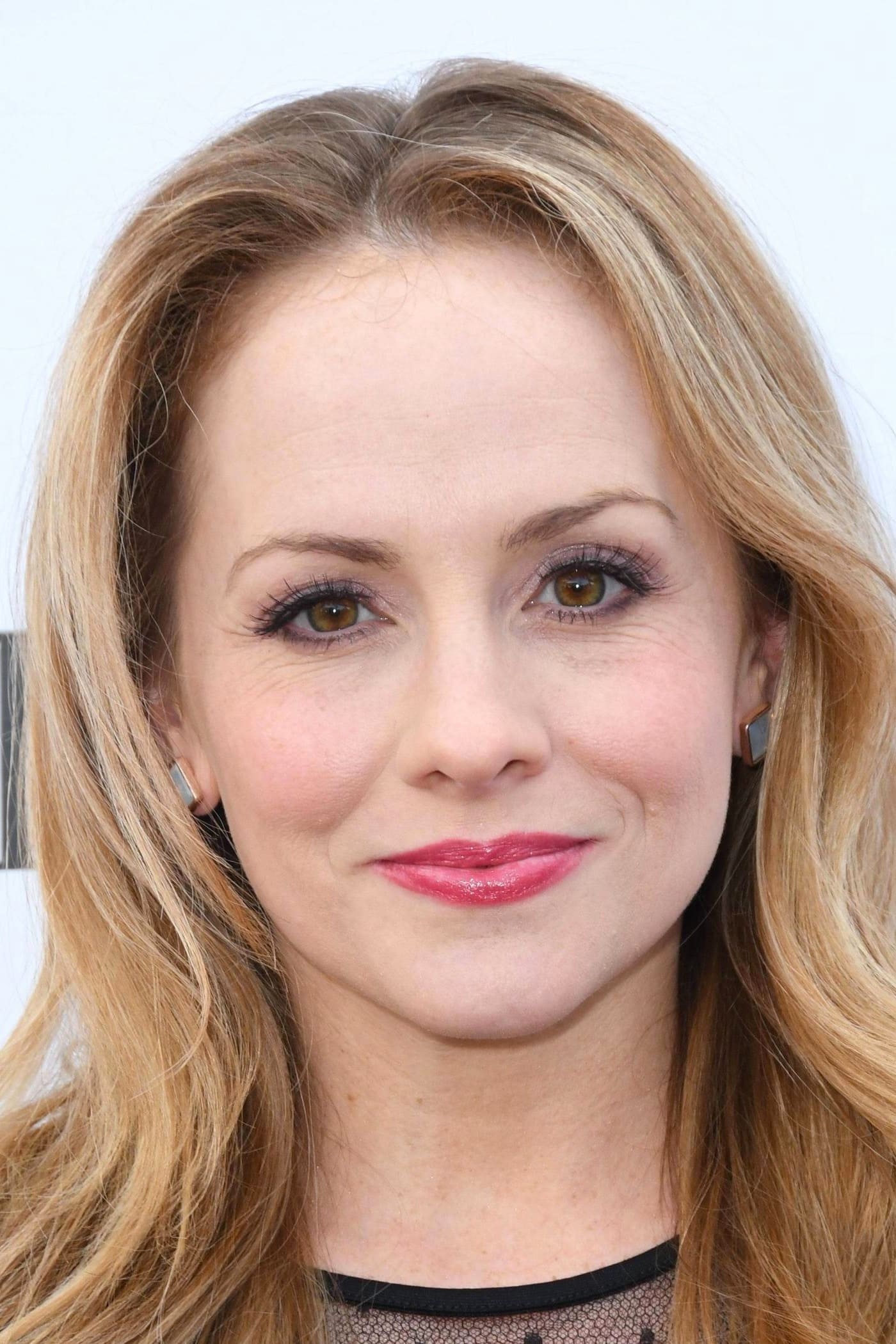 بازیگر Kelly Stables  