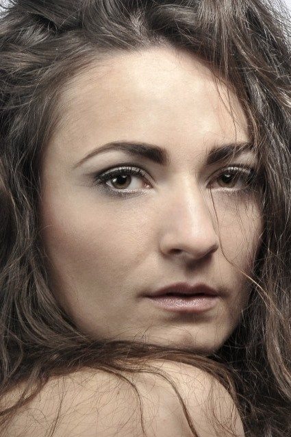 بازیگر Esztella Levkó  
