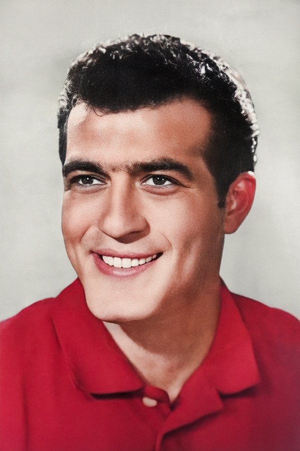 بازیگر Fikret Hakan  