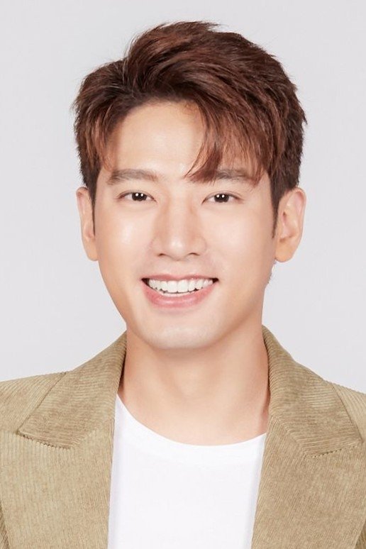 بازیگر Varakorn Sawasakorn  