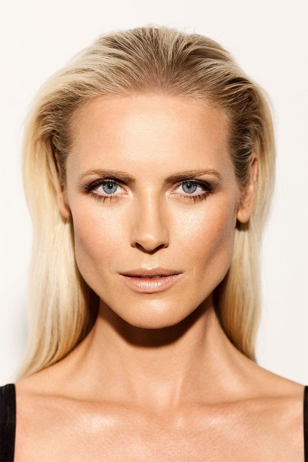 بازیگر Synnøve Macody Lund  