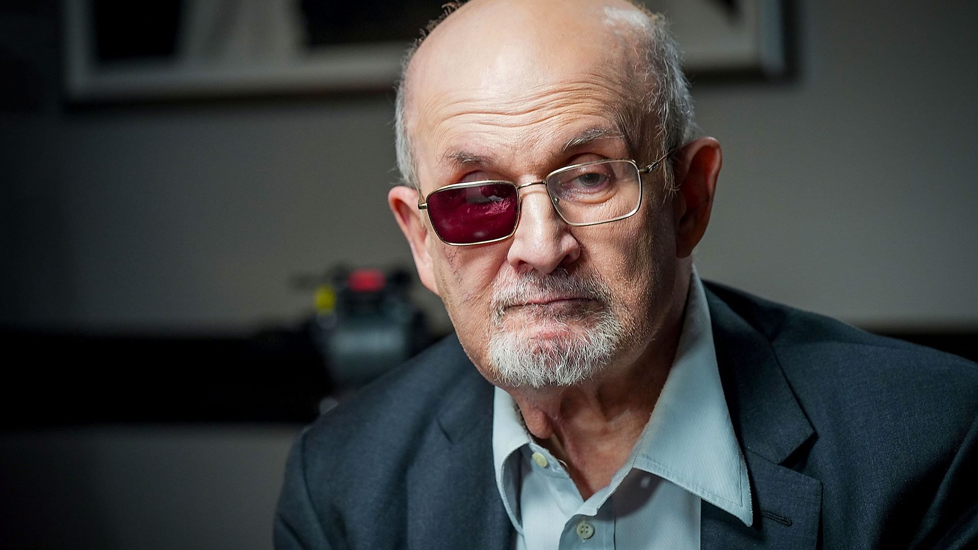 Salman Rushdie: Through a Glass Darkly|Salman Rushdie: Through a Glass Darkly