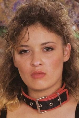 بازیگر Raffaëla Anderson  