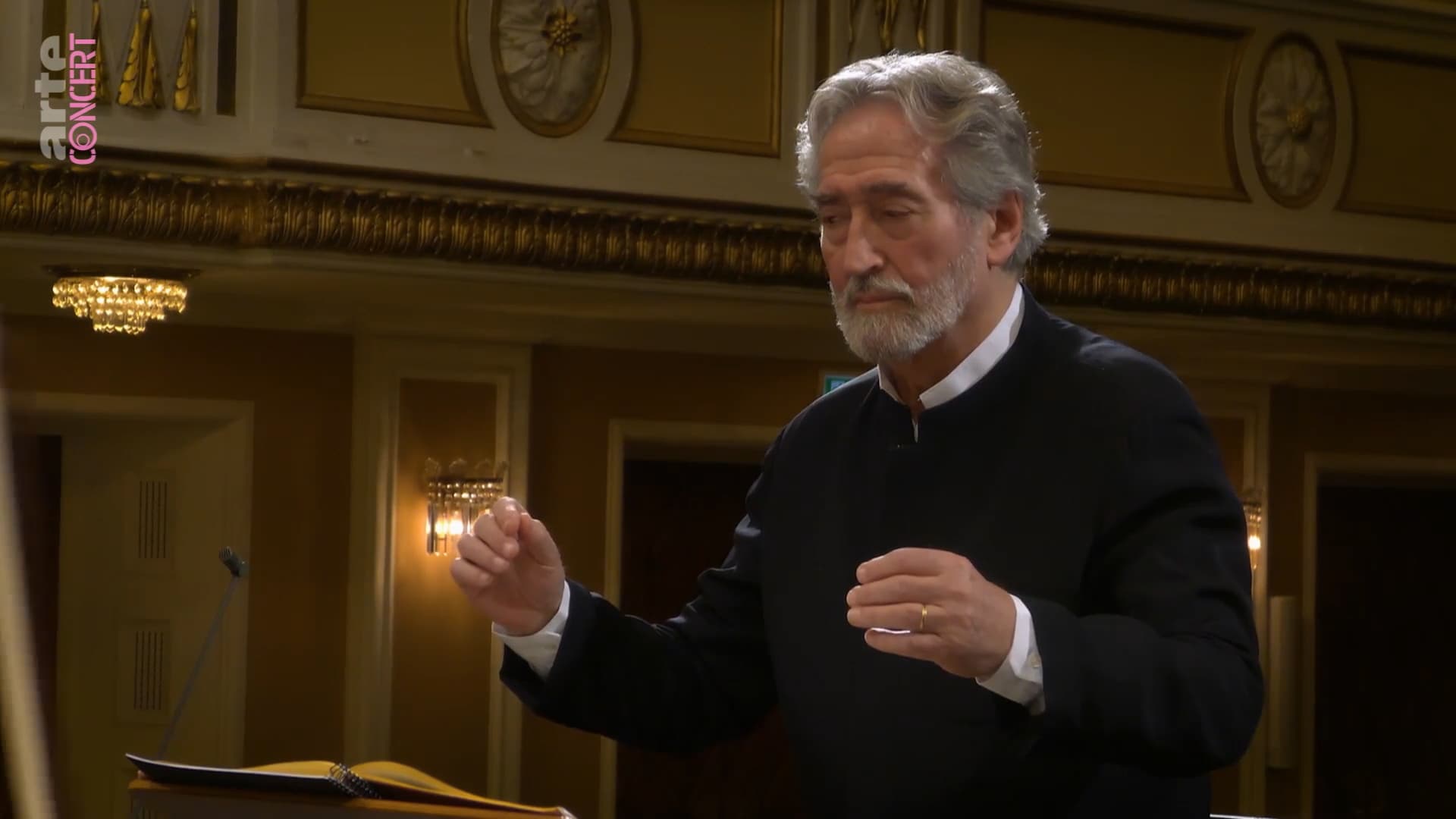 Jordi Savall dirige le Requiem de Mozart|Jordi Savall dirige le Requiem de Mozart