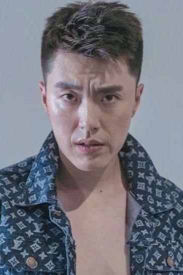 بازیگر Li Junxian  