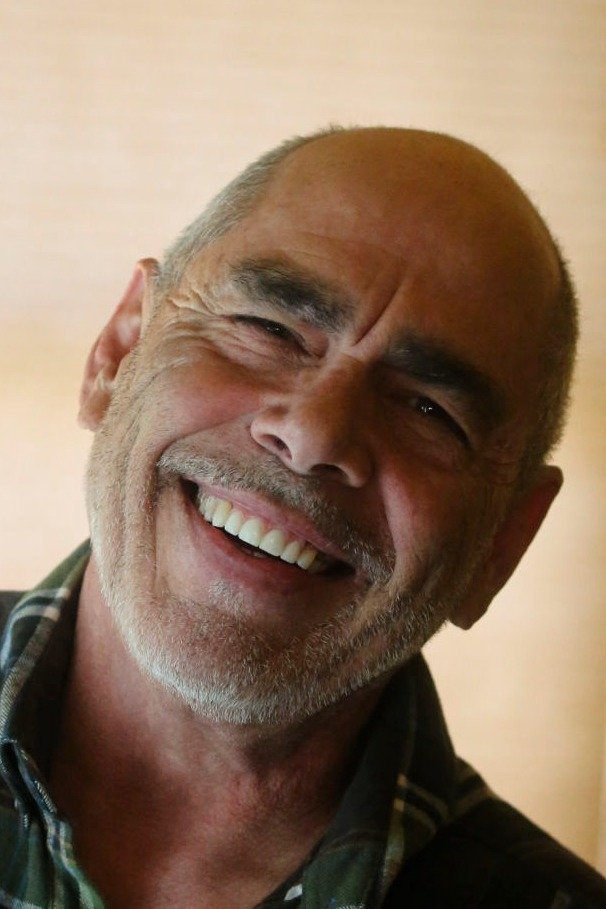 بازیگر Jimmy Santiago Baca  