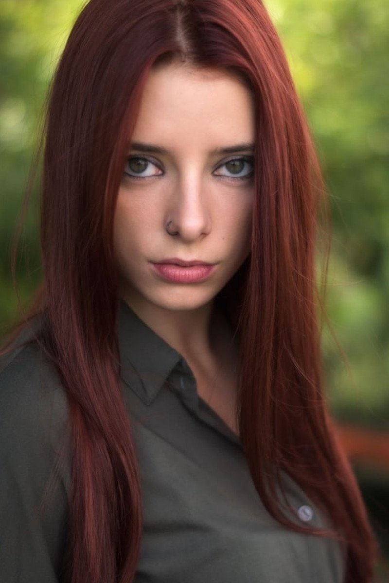 بازیگر Sara Mahle  