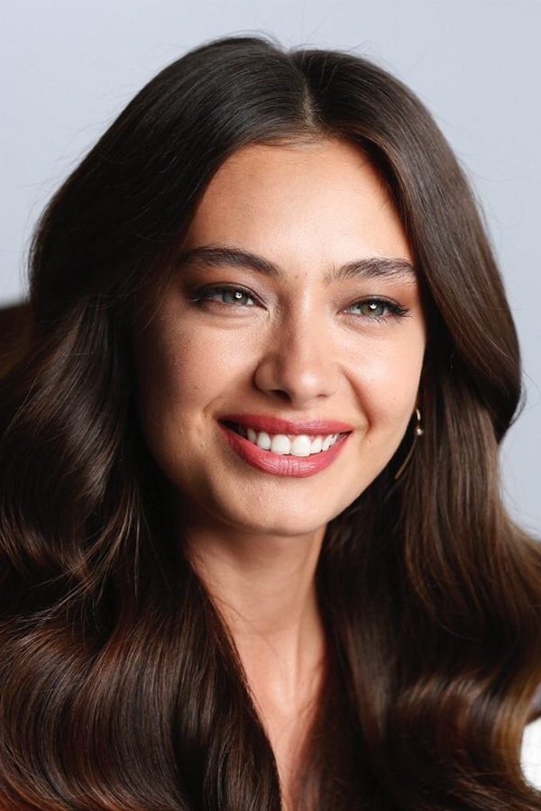بازیگر Neslihan Atagül  
