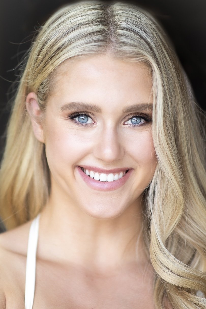 بازیگر Isobel Kinnear  