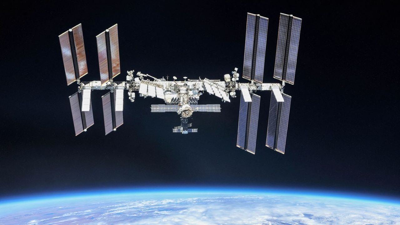 Inside The Space Station|Inside The Space Station