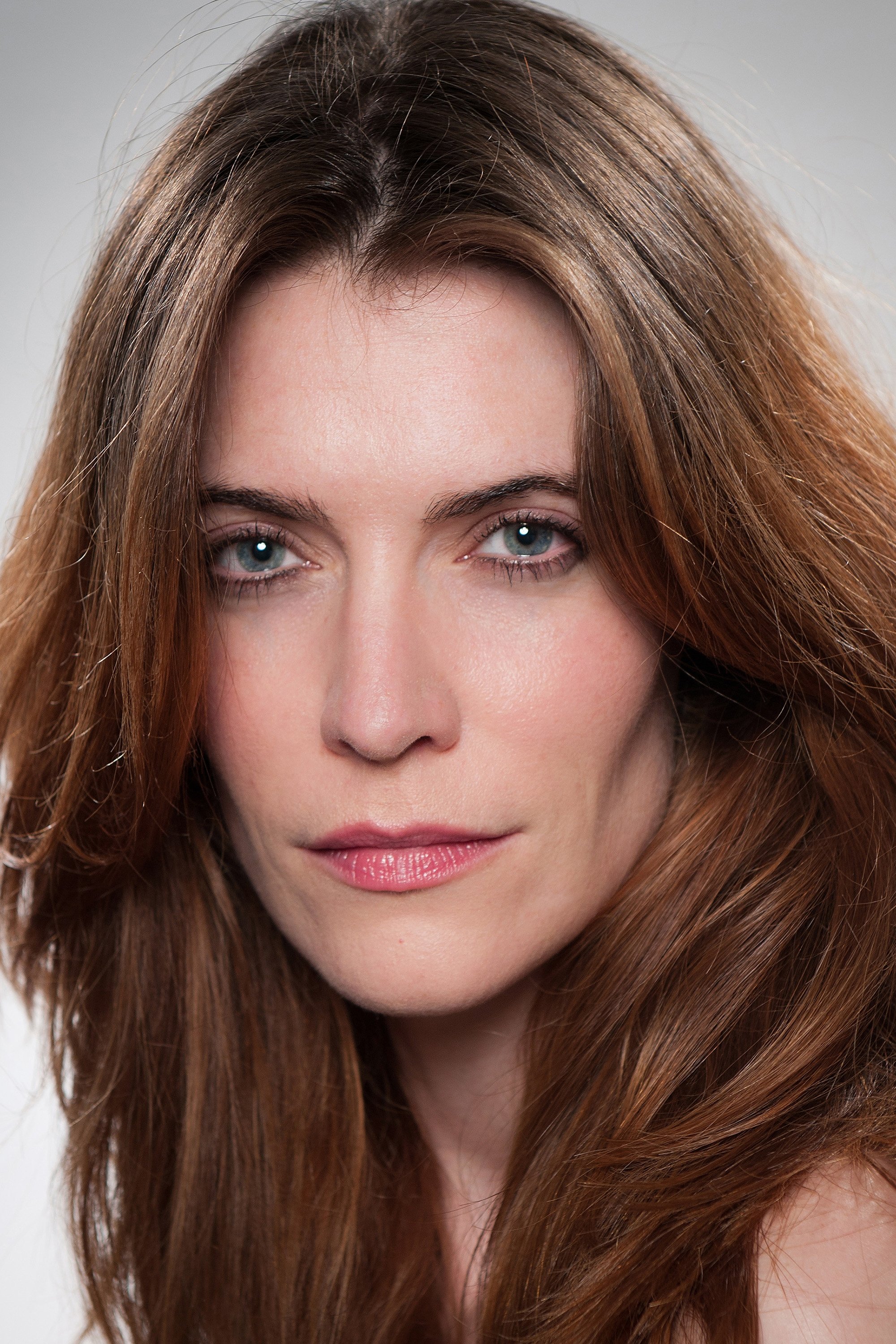بازیگر Aislinn Sands  