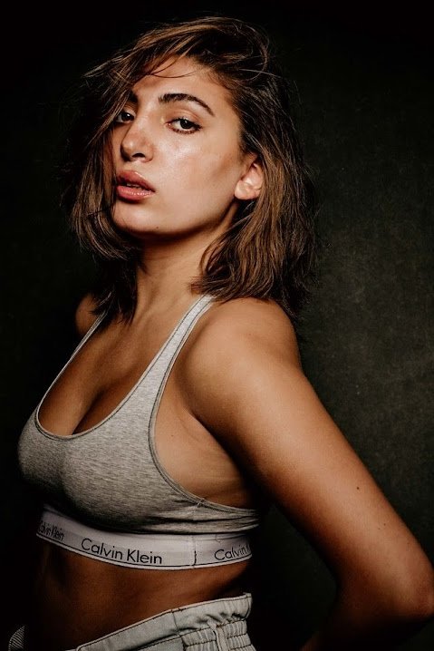 بازیگر Ava Bodnar  