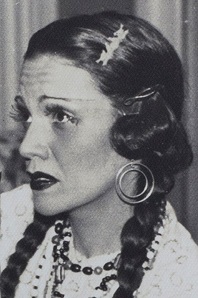 بازیگر Alma Flora  