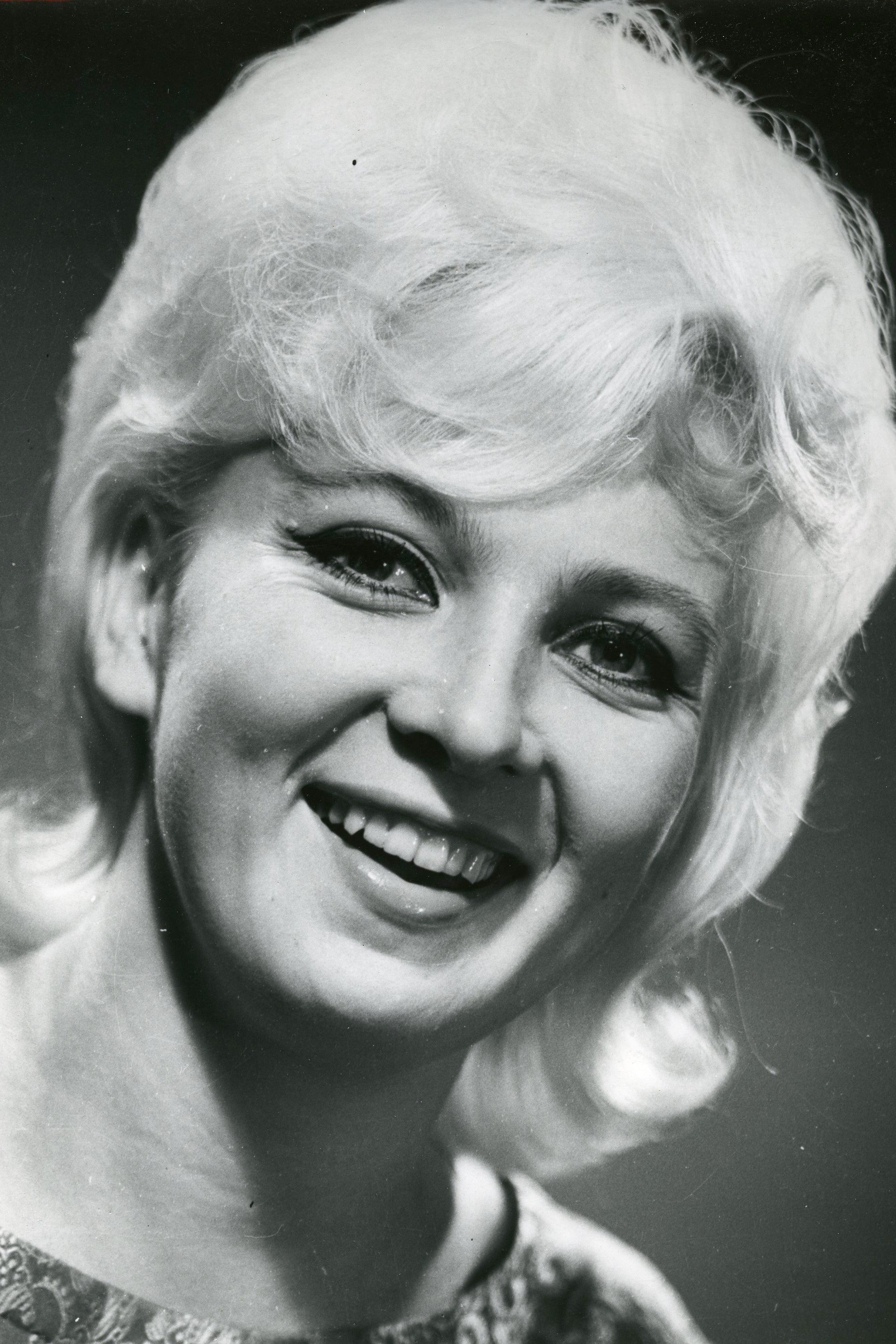 بازیگر Ada Lundver  