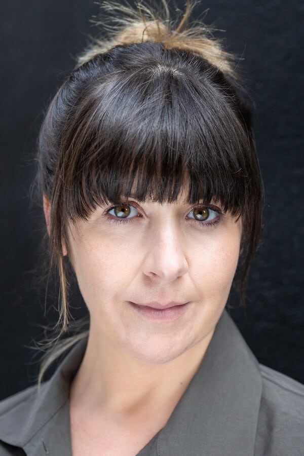 بازیگر Eva Bartley  