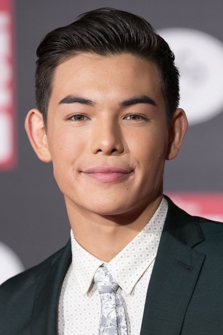 بازیگر Ryan Potter  