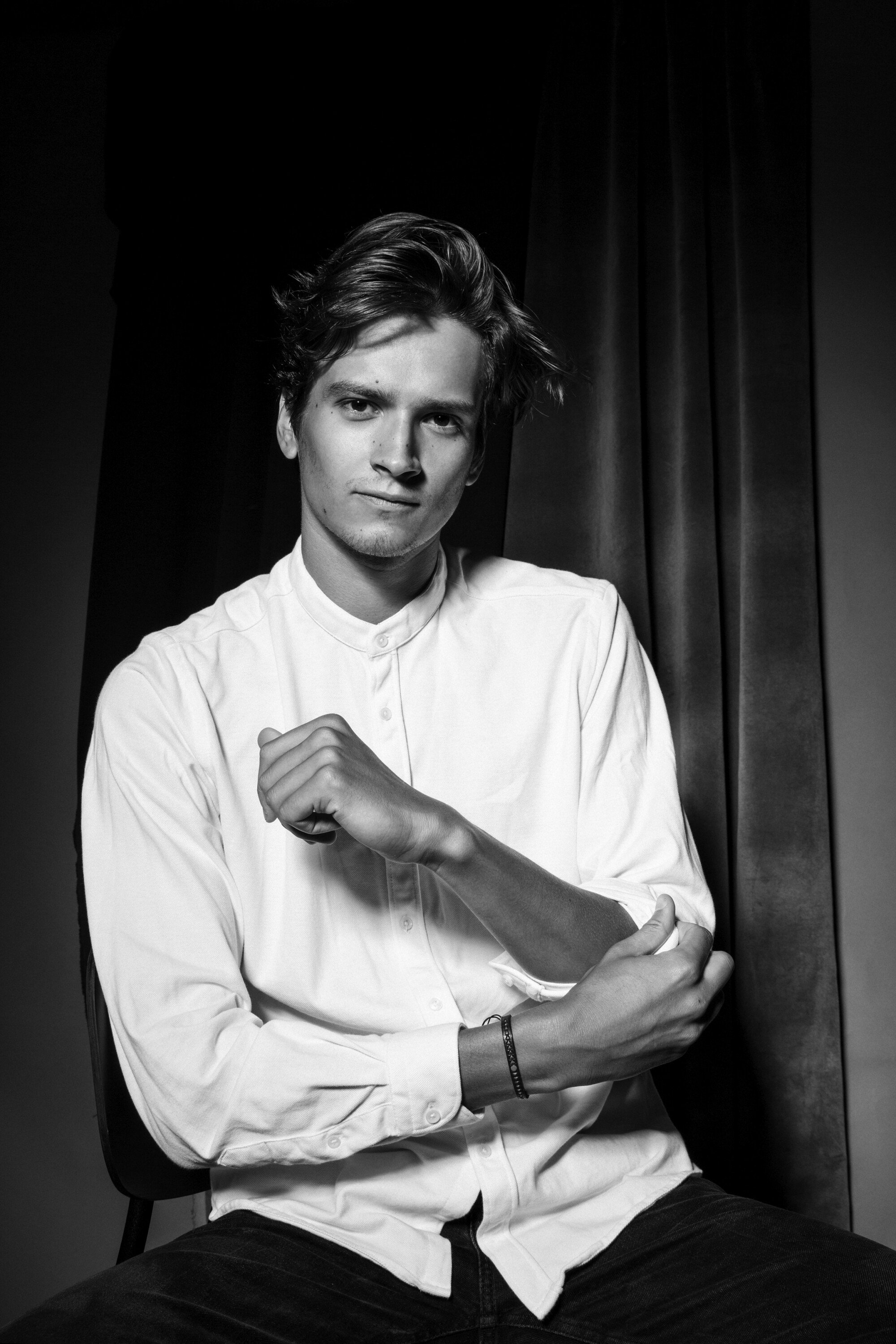 بازیگر Rihards Zelezņevs  