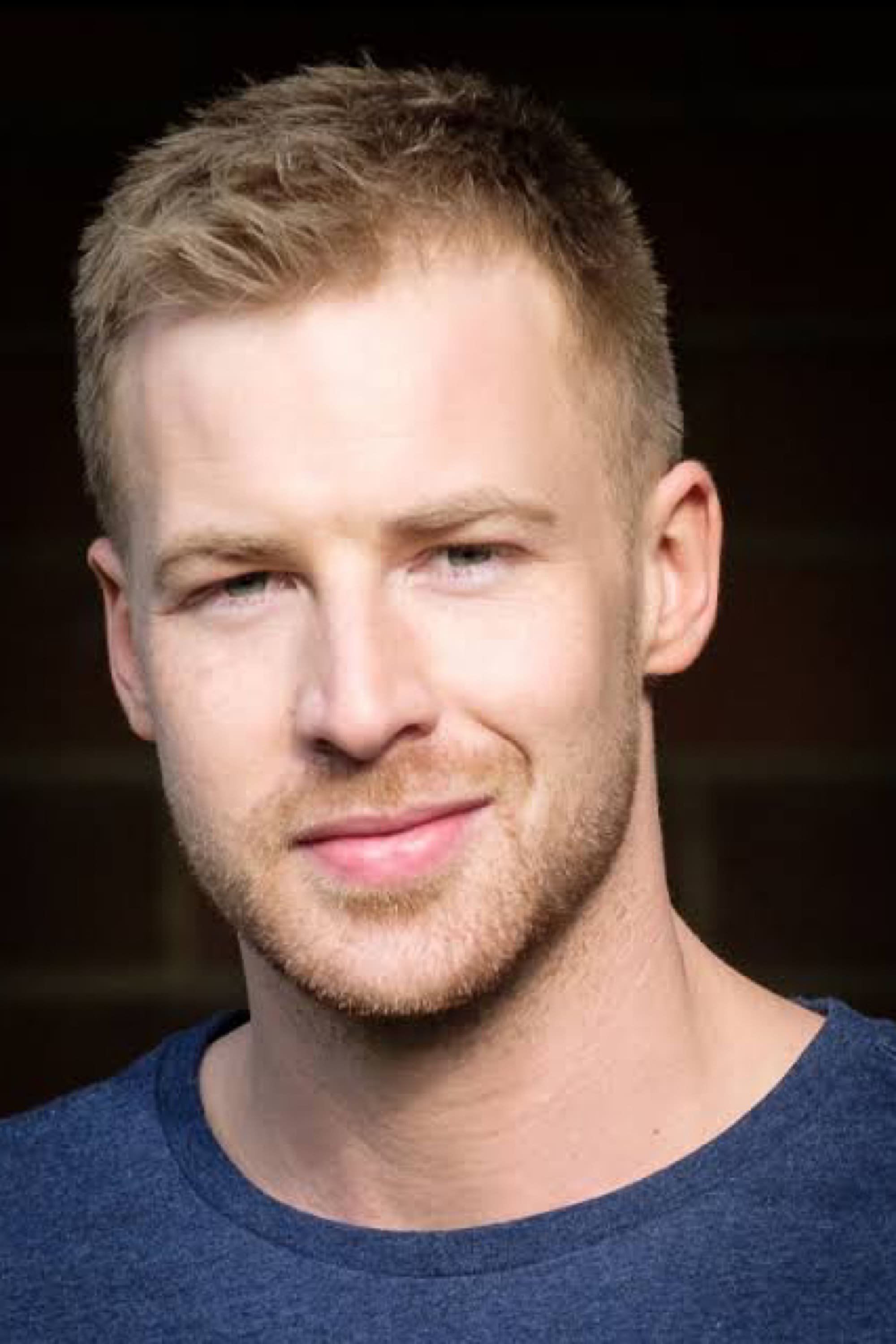 بازیگر Angus McLaren  