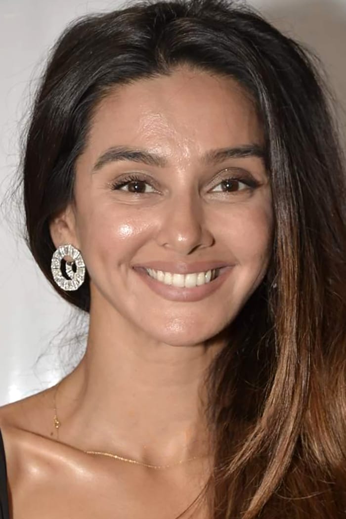 بازیگر Shibani Dandekar  