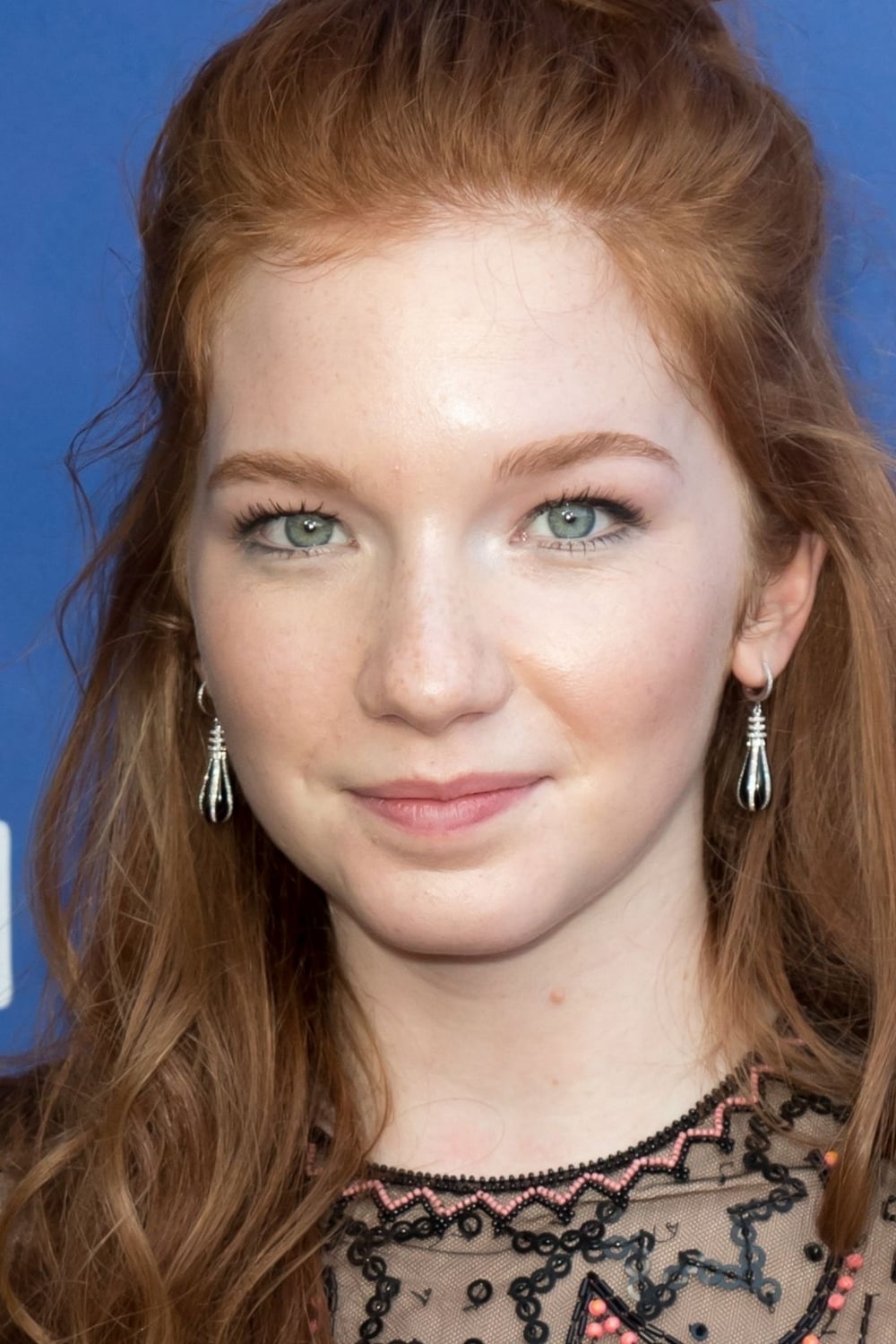 بازیگر Annalise Basso  