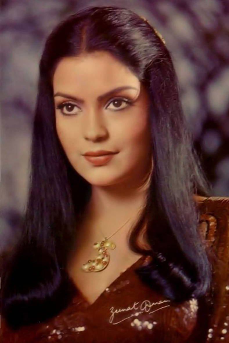بازیگر Zeenat Aman  