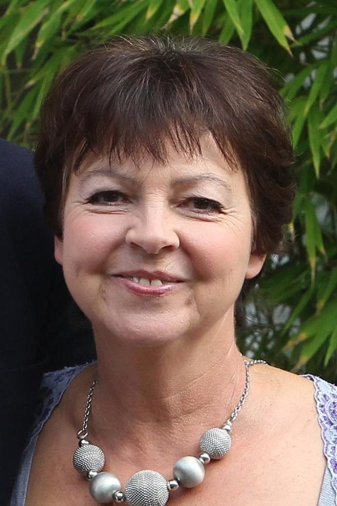 بازیگر Tessa Peake-Jones  