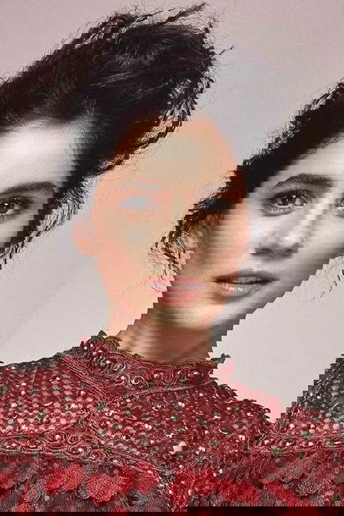 بازیگر Zeynep Çamcı  