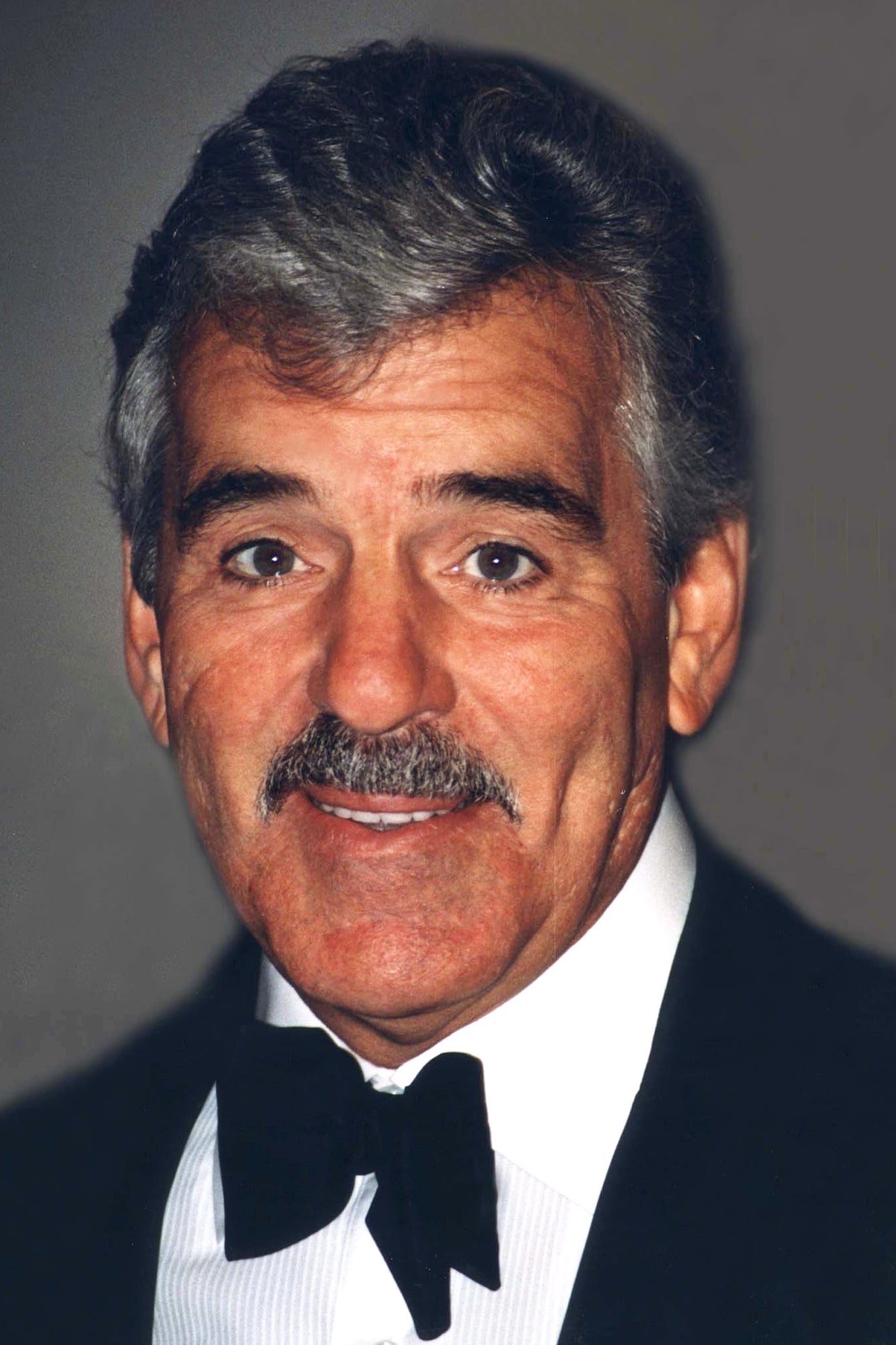 بازیگر Dennis Farina  