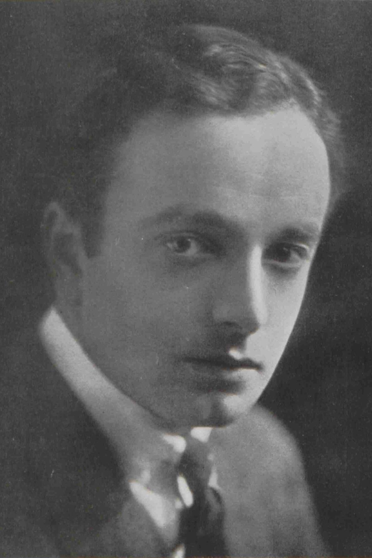 بازیگر Adrian Brunel  