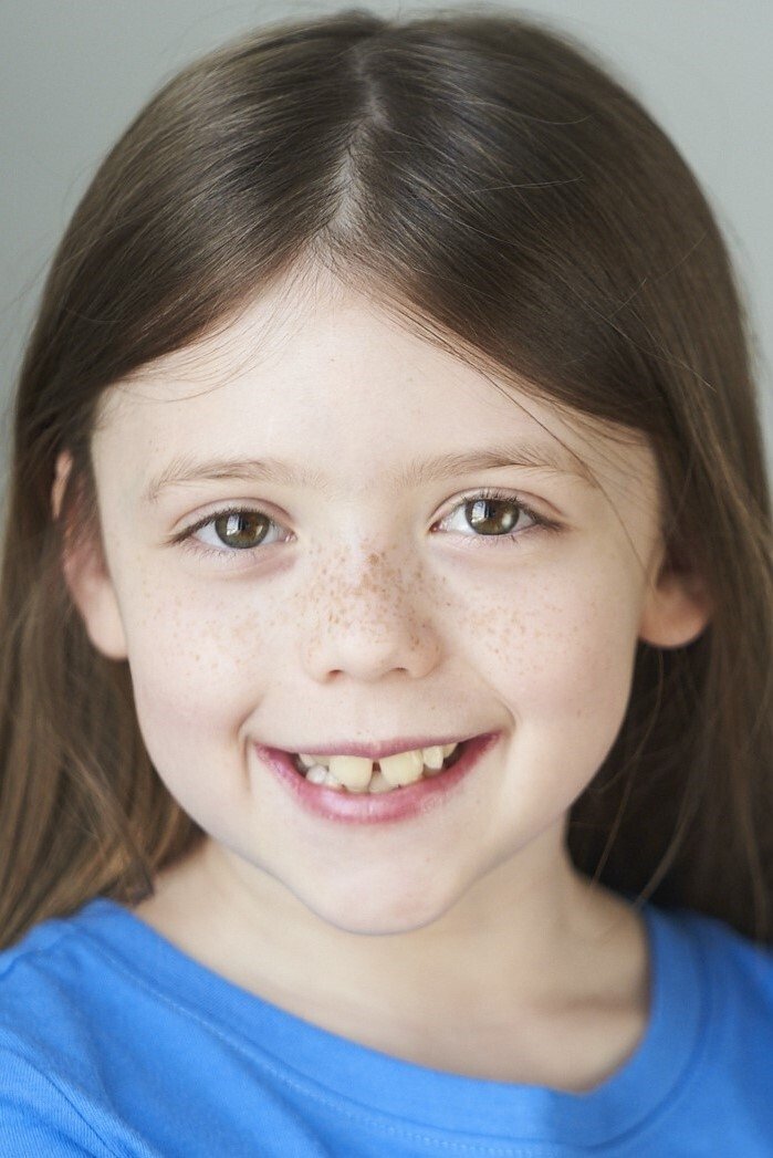 بازیگر Charlotte Tavares  