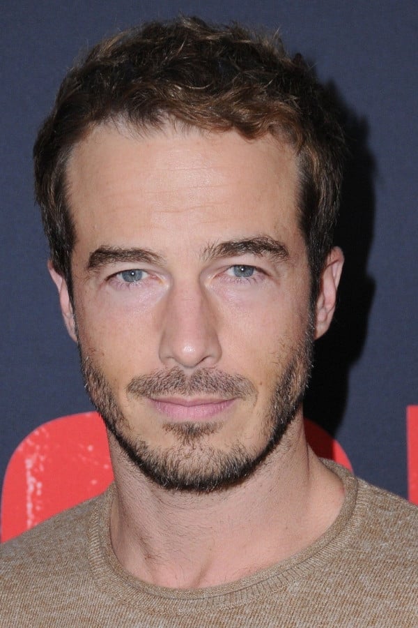 بازیگر Ryan Carnes  