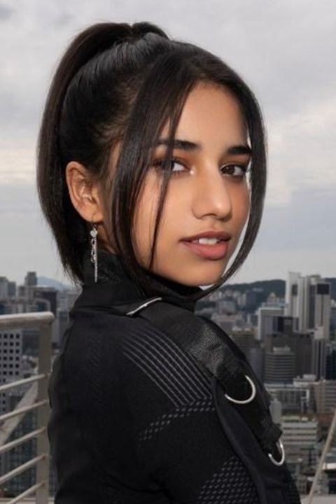 بازیگر Ezrela Abraham  