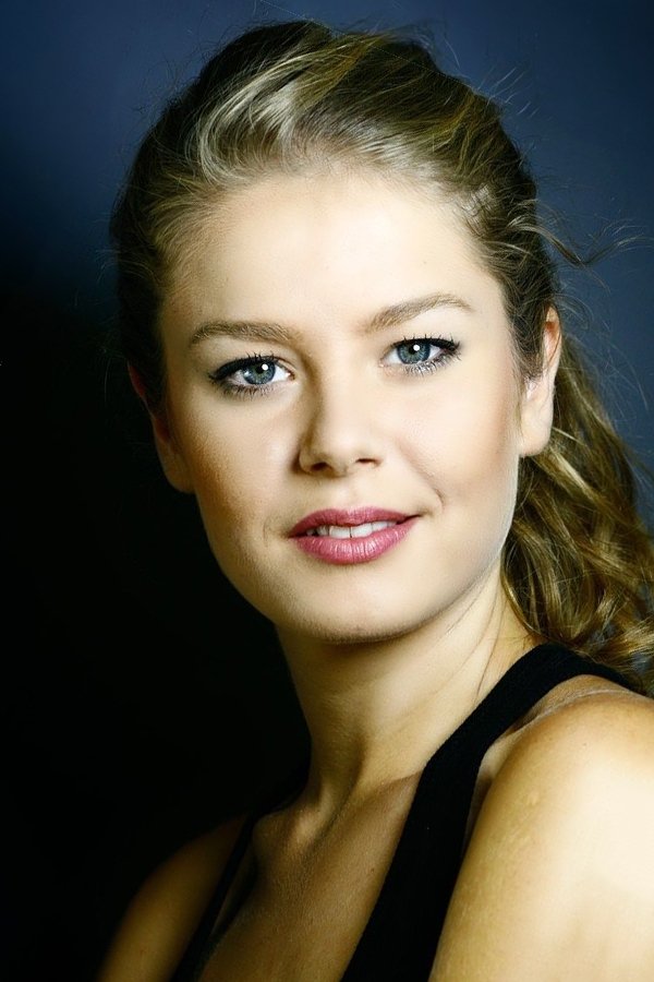 بازیگر Burcu Biricik  