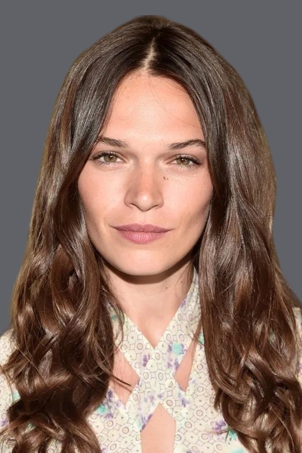 بازیگر Anna Brewster  