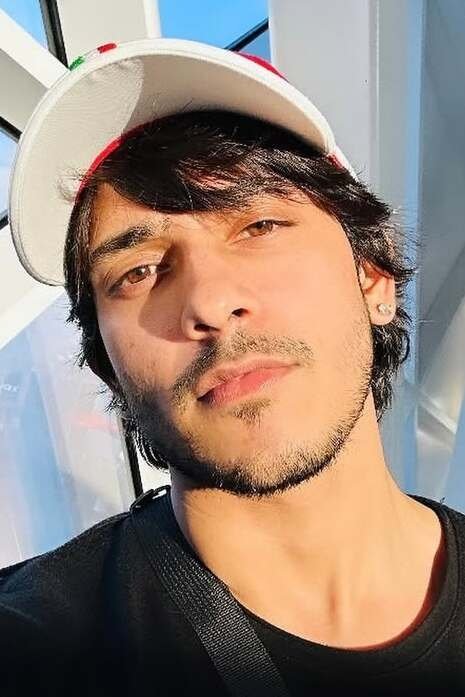 بازیگر Purav Jha  