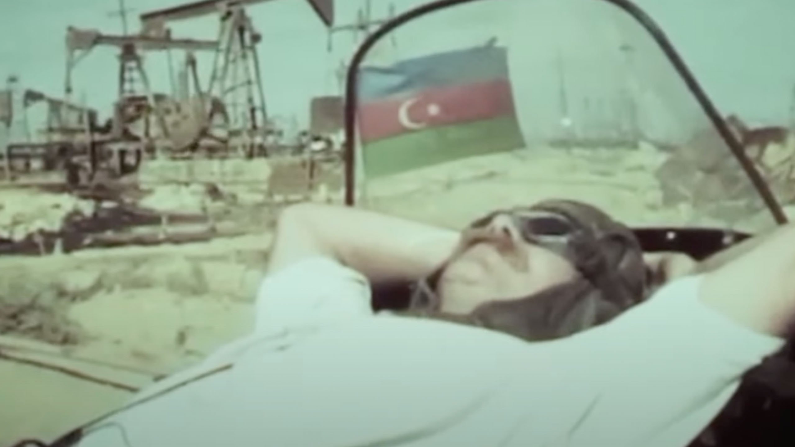 Tomas Qolts: Neft Odisseyası|Tomas Qolts: Neft Odisseyası