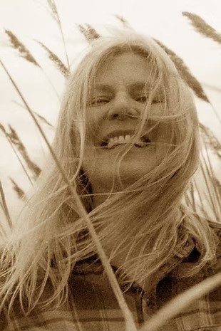 بازیگر Rebecca Hope Terry  