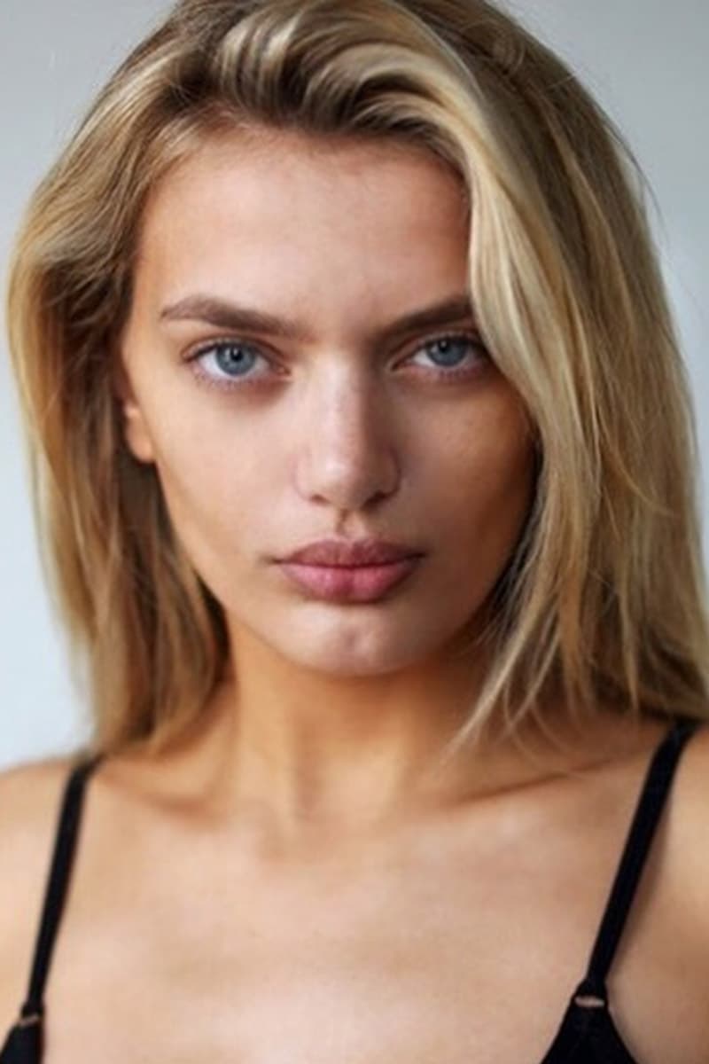 بازیگر Bregje Heinen  