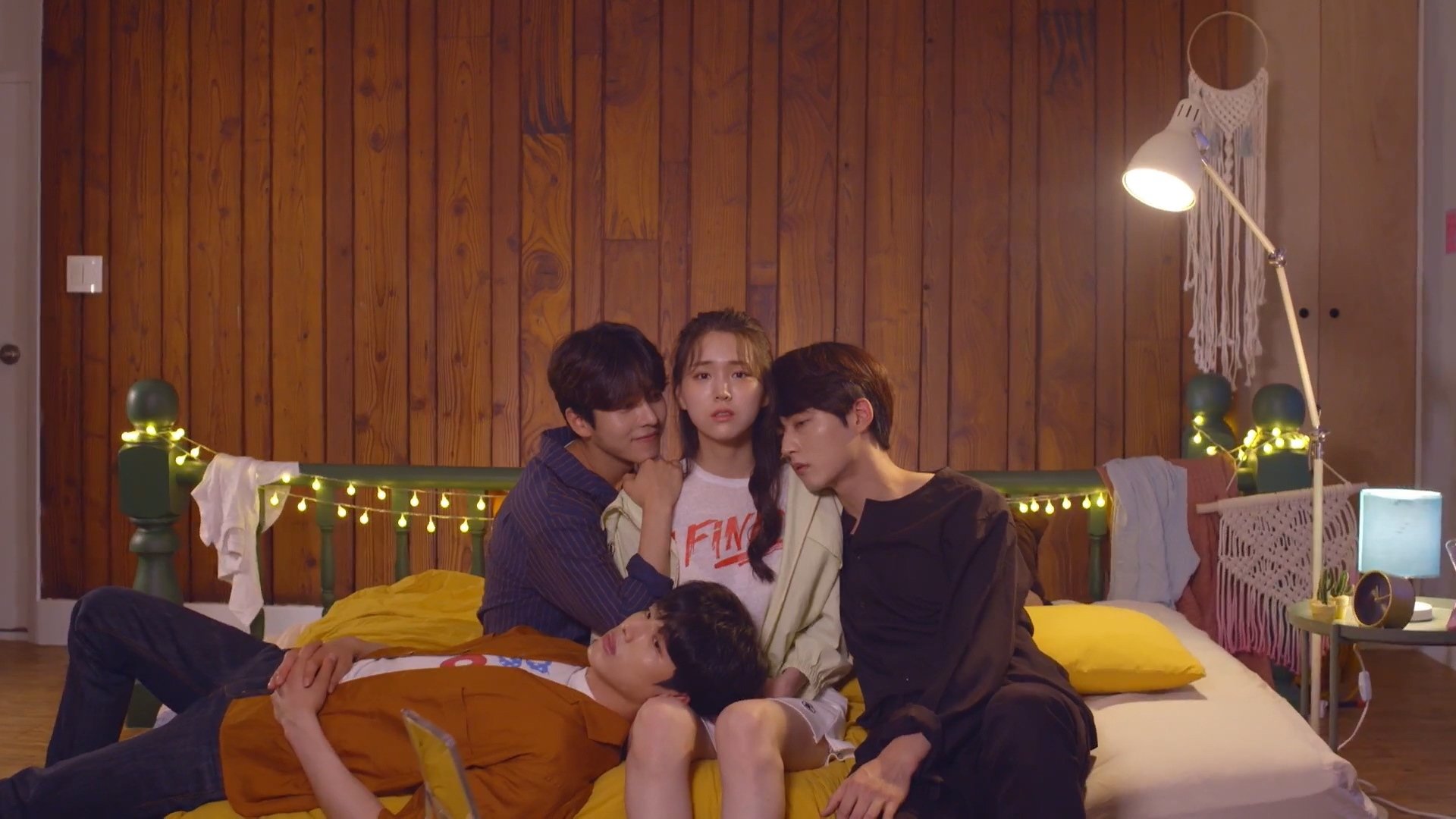 눈 떠보니 세 명의 남자친구|눈 떠보니 세 명의 남자친구