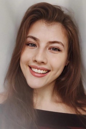 بازیگر Özge Akdeniz  