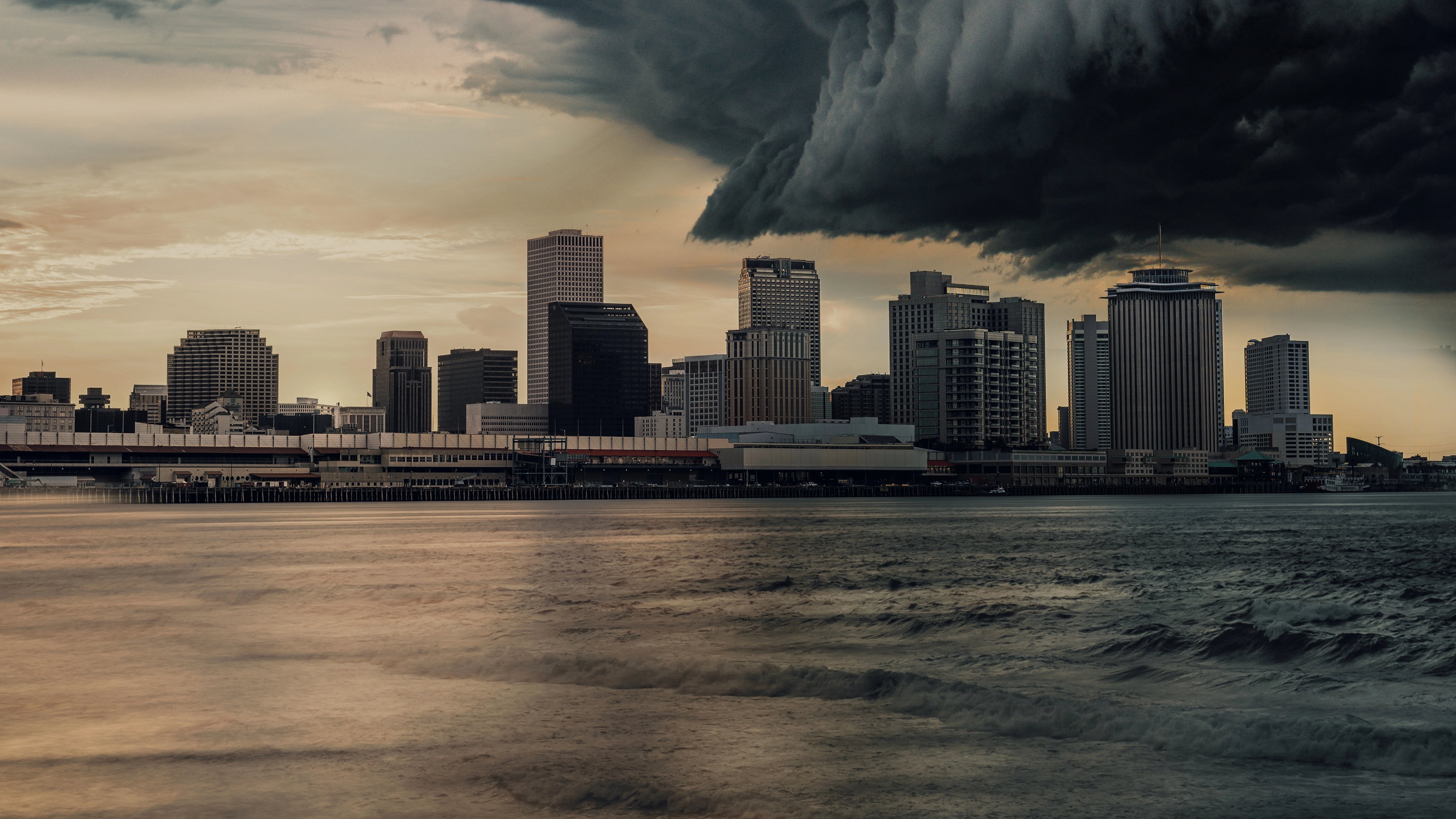 Hurricane Katrina: Race Against Time|Hurricane Katrina: Race Against Time