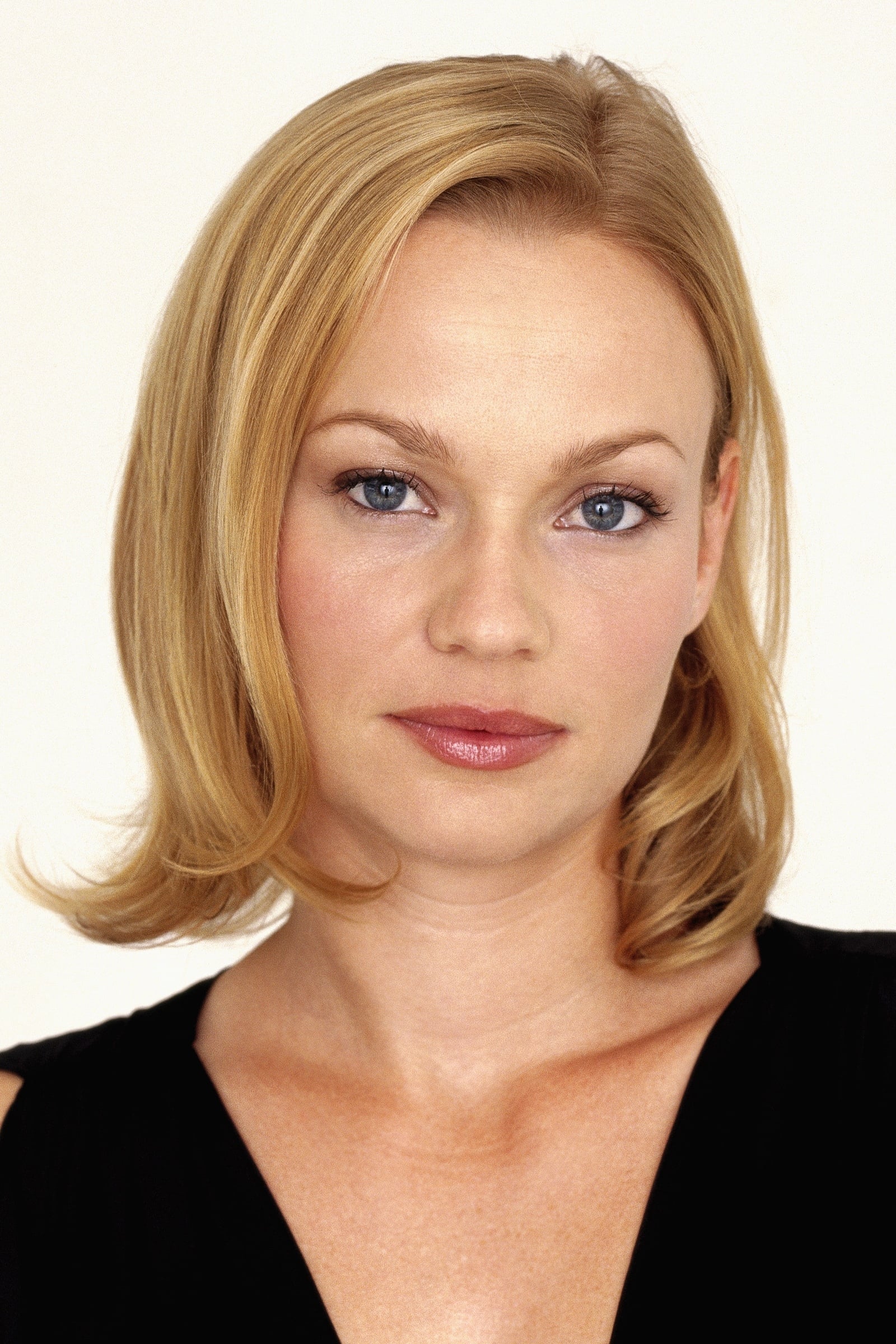 بازیگر Samantha Mathis  