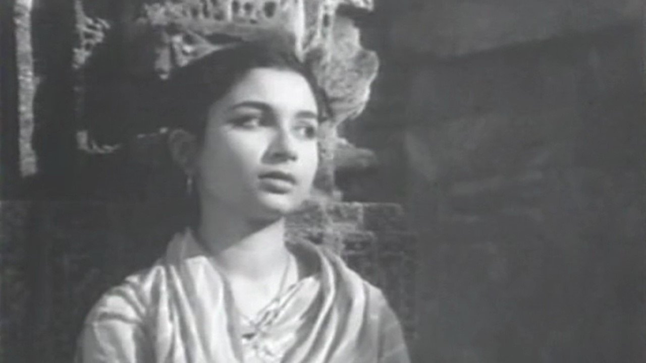 নির্জন সৈকতে|নির্জন সৈকতে