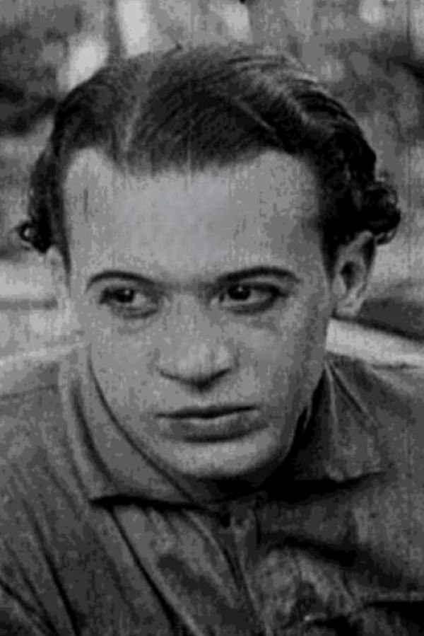 بازیگر Maximo Serrano  