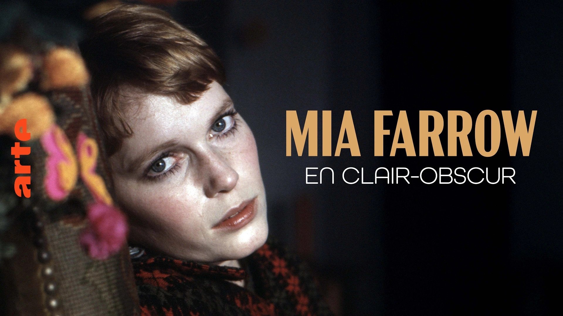 Mia Farrow, en clair-obscur|Mia Farrow, en clair-obscur