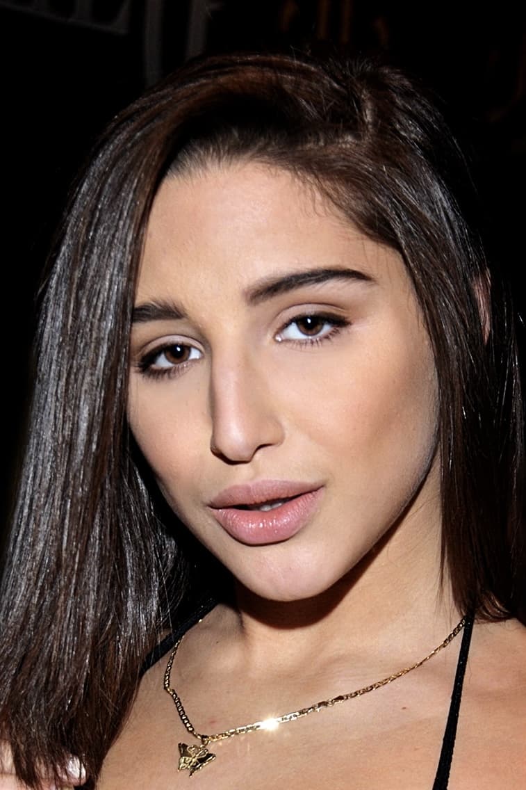 بازیگر Abella Danger  